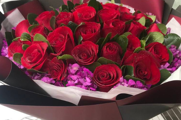 33朵玫瑰一般要多少錢 2022年33朵玫瑰價格150-3000元