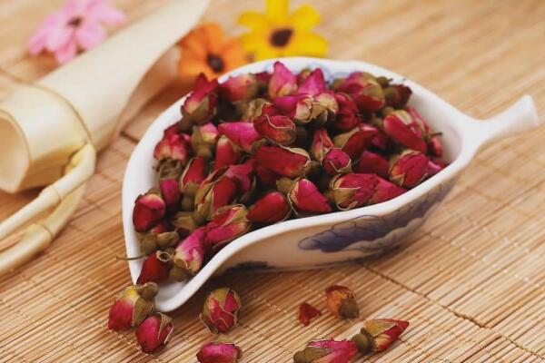桃花可以泡水喝嗎,桃花泡水功效非常全麵