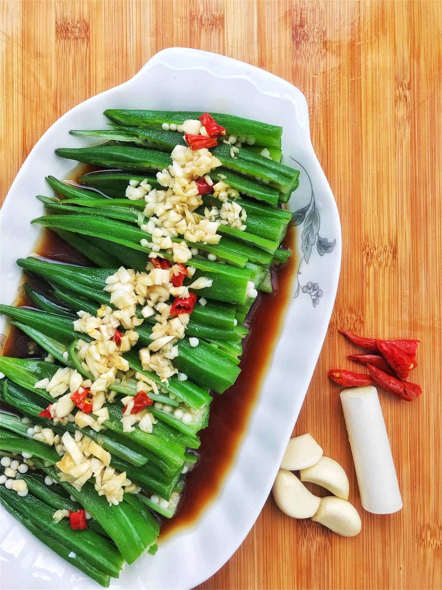 秋葵 秋葵葉子有黑斑怎麼解決,怎麼處理,秋葵葉子有黑斑咋回事