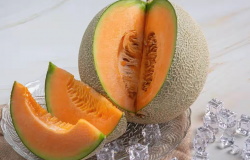 <b>大棚播種哈密瓜有哪些好處，和露天種植有什麼區別?</b>