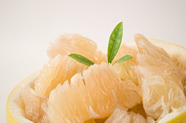 <strong>柚子有苦味原因解碼：從品種到成熟度，影響口感的多重因素解</strong>