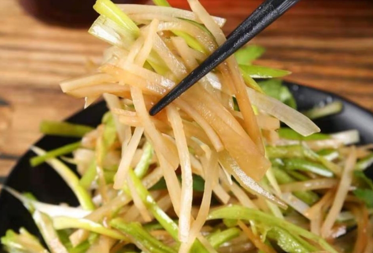 <b>芥菜絲鹹菜的做法教程-酸辣爽口，一學就會的傳統風味！</b>